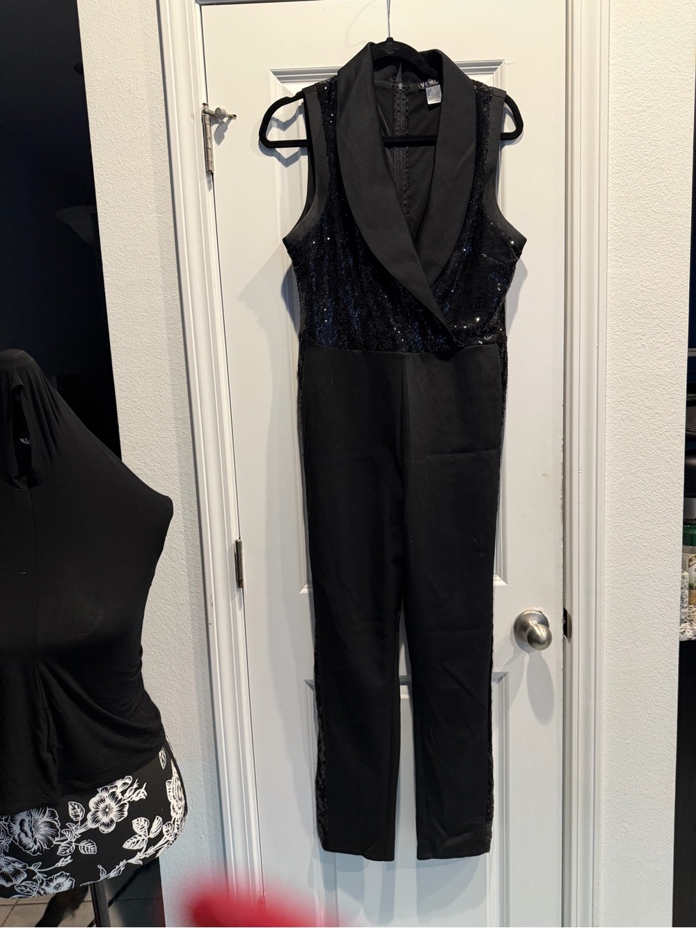 VENUS Black Sequin-Front Sleeveless Jumpsuit with Shawl Collar - Large